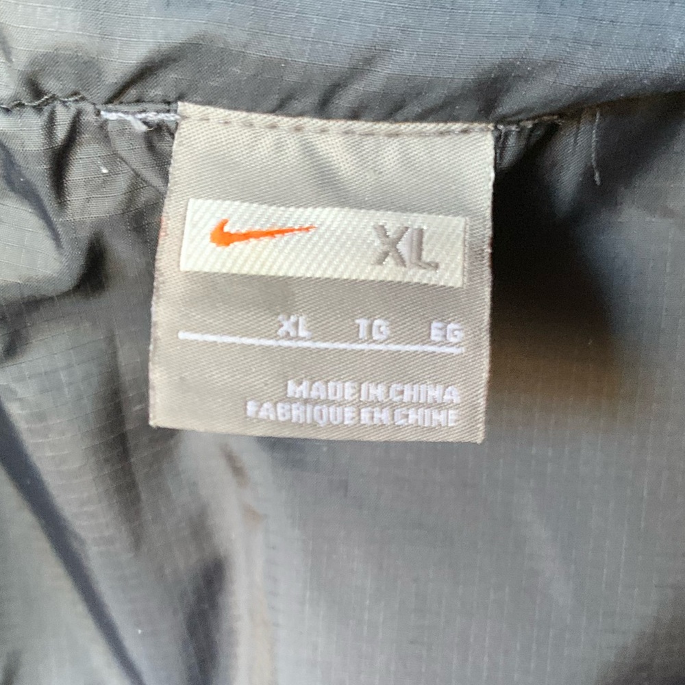 Like New-VTG Nike full zip windbreaker - Picture 4 of 4